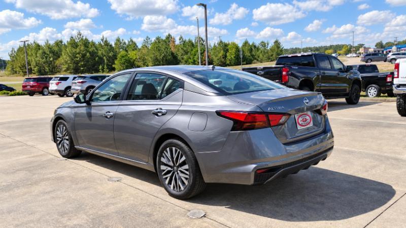 Nissan Altima 2.5 SV 2024