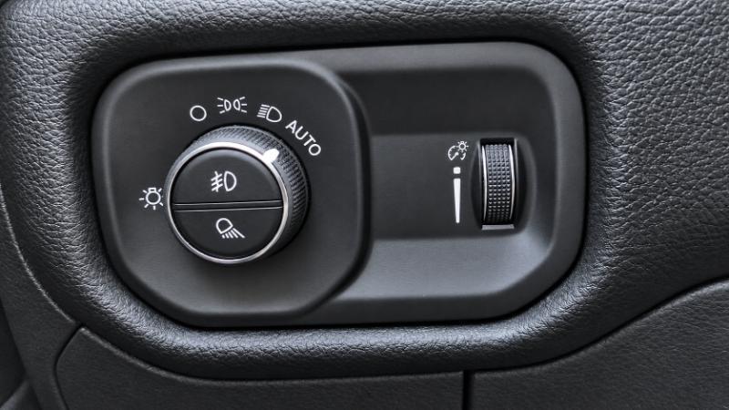 RAM 1500 Big Horn Crew Cab SWB 4WD 2022