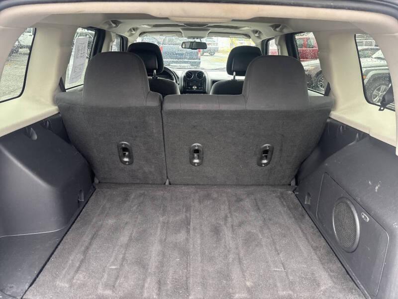 Jeep Patriot FWD 4dr Latitude 2014