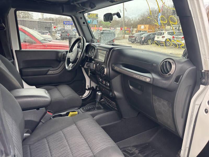 Jeep Wrangler 4WD 2dr Sport 2011