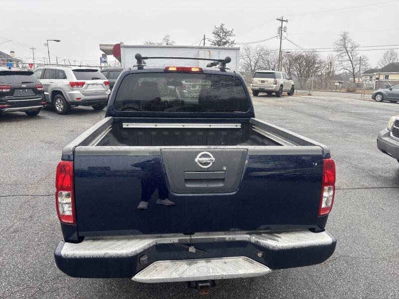 Nissan Frontier 2WD Crew Cab SWB Auto LE 2007