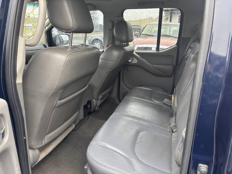 Nissan Frontier 2WD Crew Cab SWB Auto LE 2007