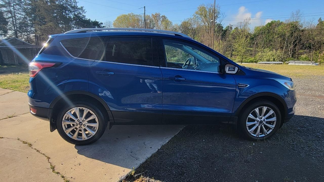 Ford Escape Titanium 4WD 2017