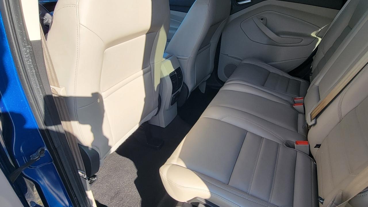 Ford Escape Titanium 4WD 2017