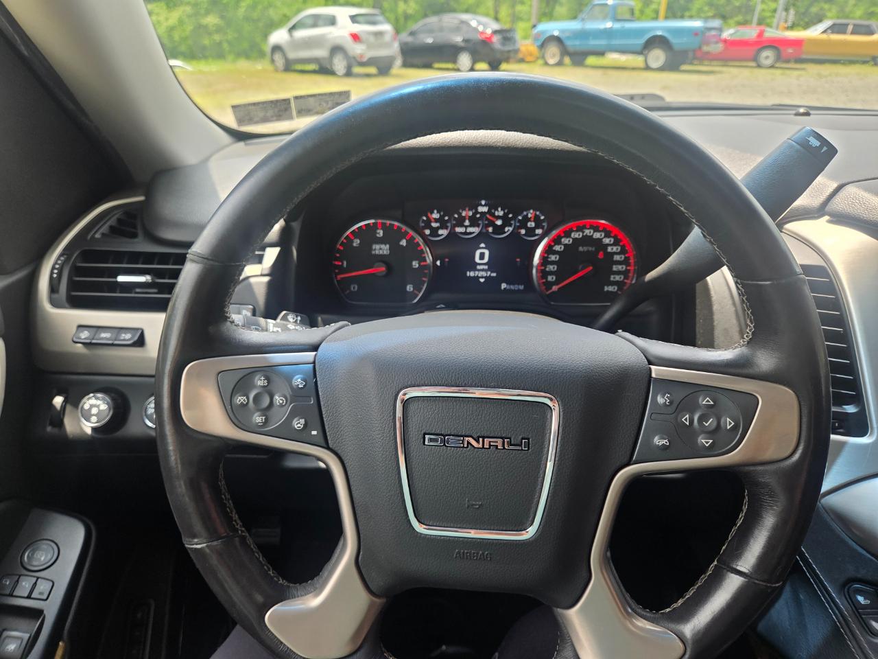 GMC Yukon XL Denali 4WD 2016