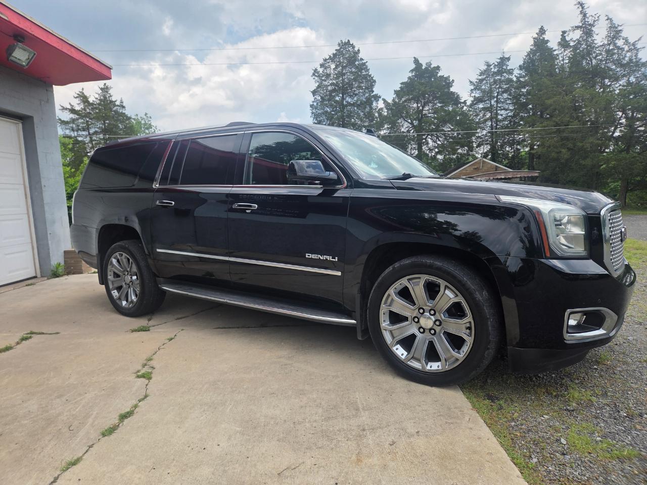 GMC Yukon XL Denali 4WD 2016