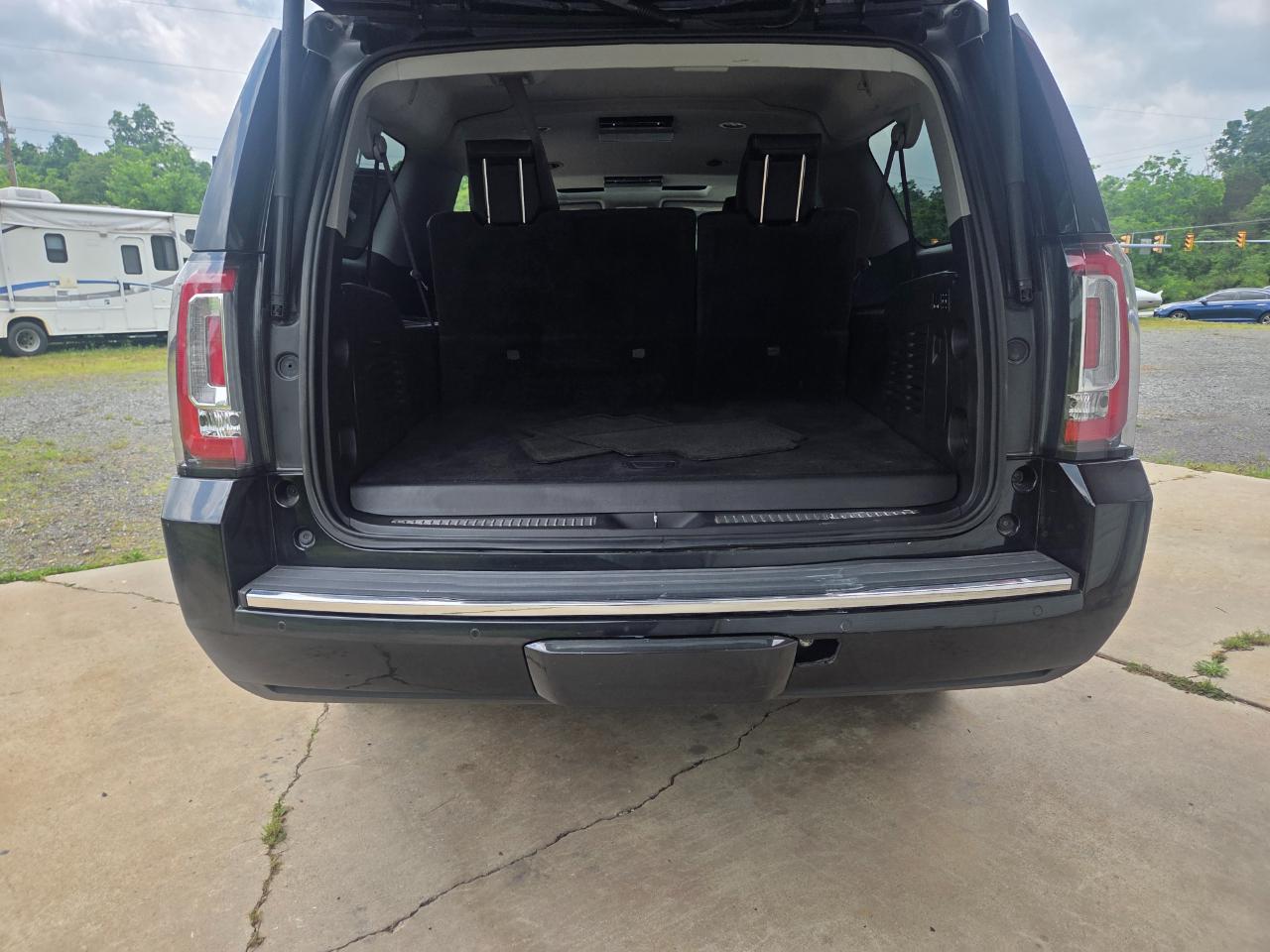 GMC Yukon XL Denali 4WD 2016