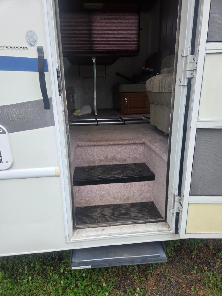 Ford Econoline E-450 2003