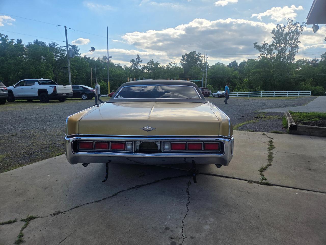 Lincoln Continental 4dr Sdn 1972