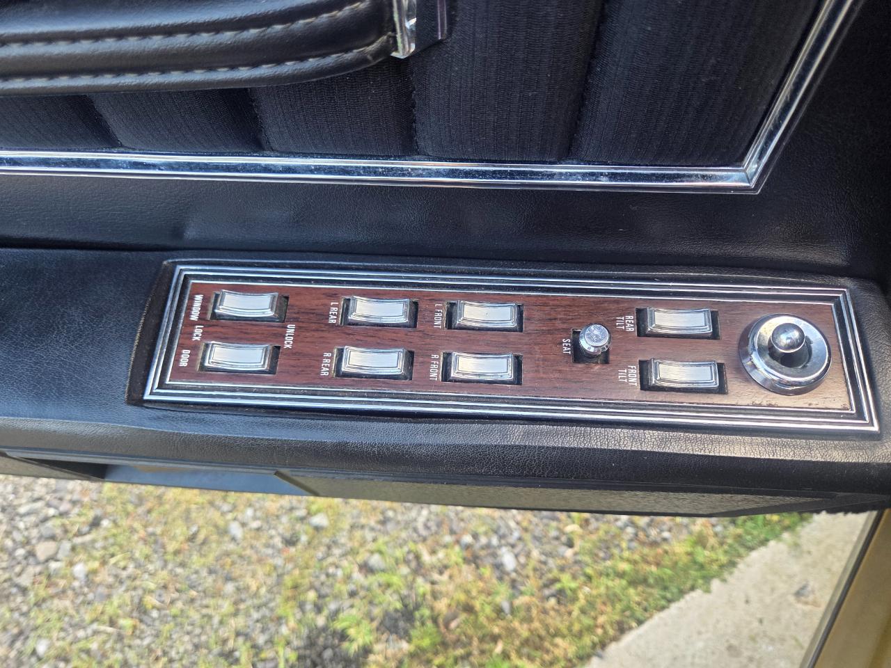 Lincoln Continental 4dr Sdn 1972