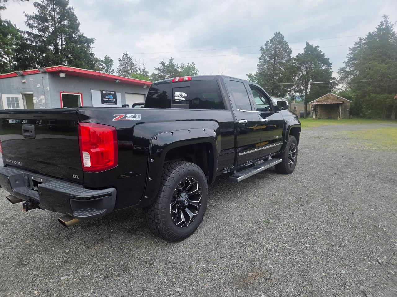 View vehicle photo 5