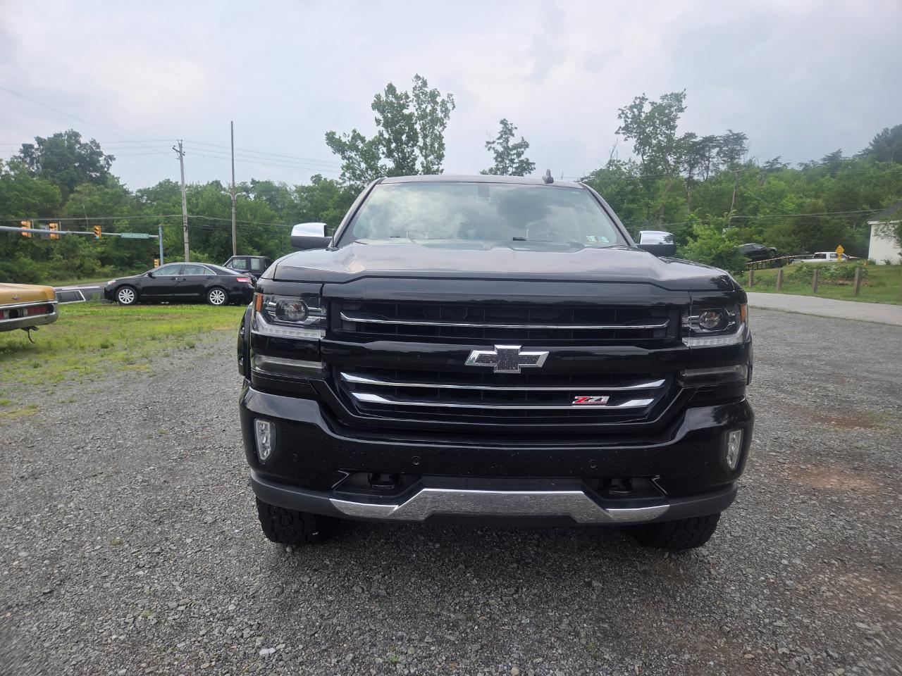 View vehicle photo 2