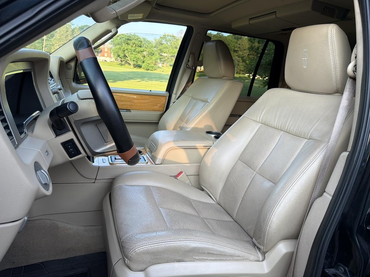 Lincoln Navigator 4WD 2010