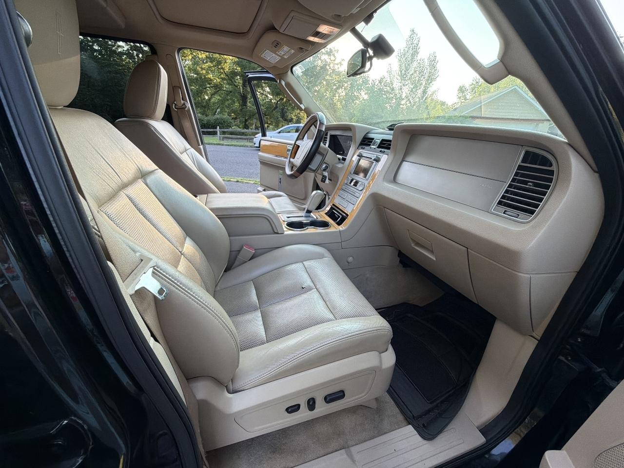 Lincoln Navigator 4WD 2010