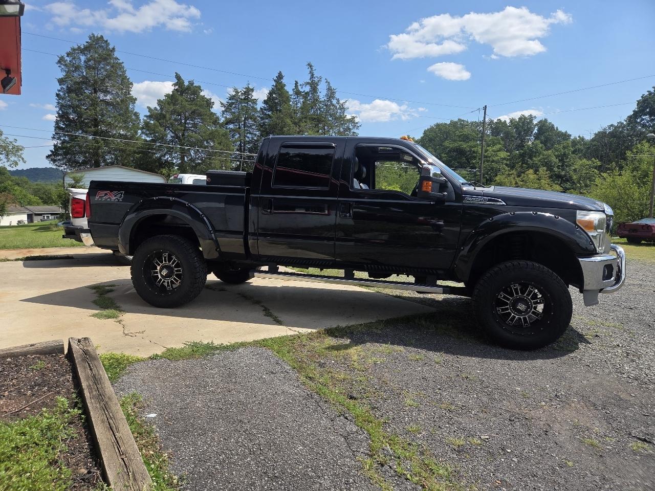 Ford F-250 SD Lariat Crew Cab 4WD 2013
