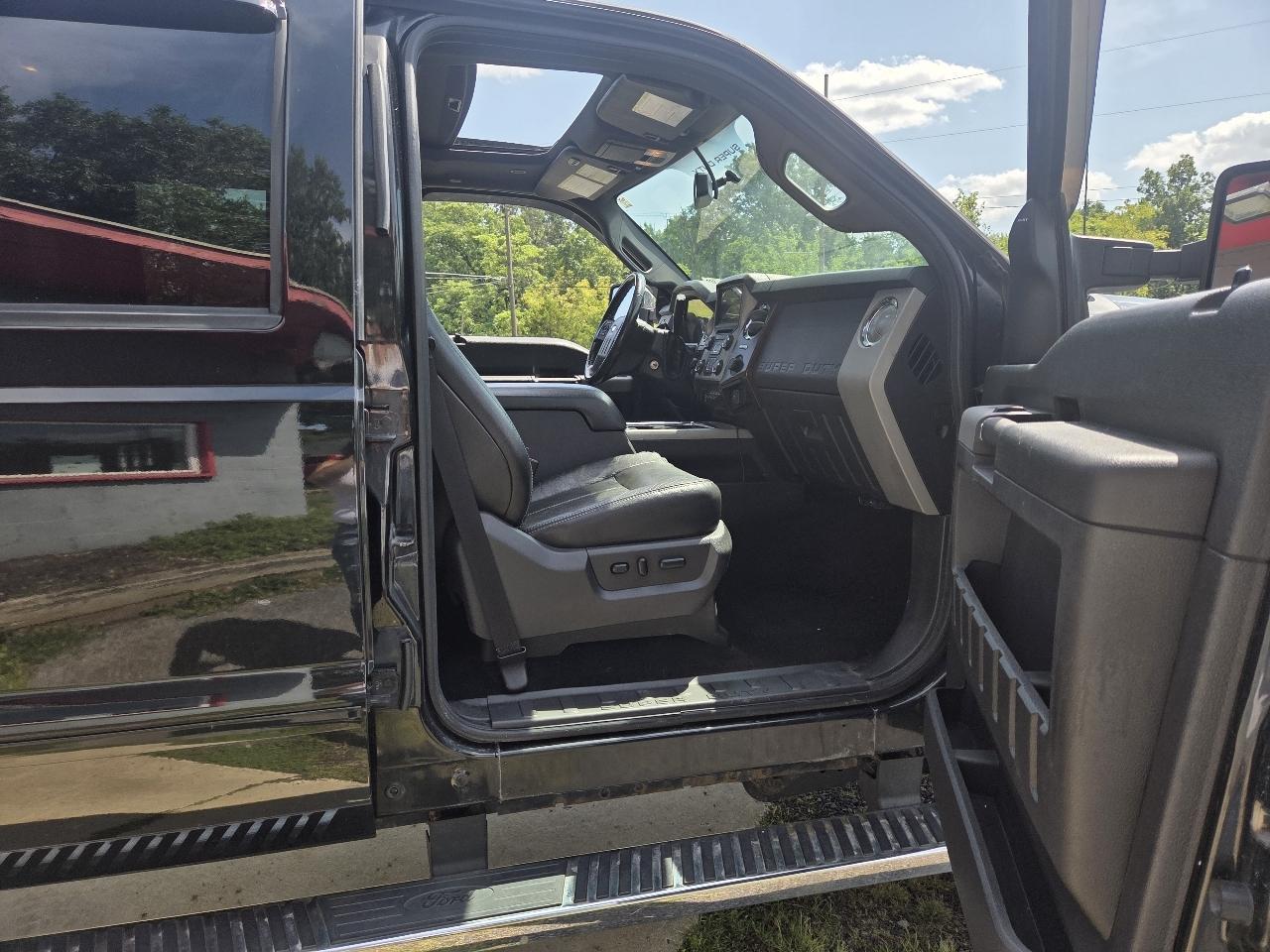 Ford F-250 SD Lariat Crew Cab 4WD 2013