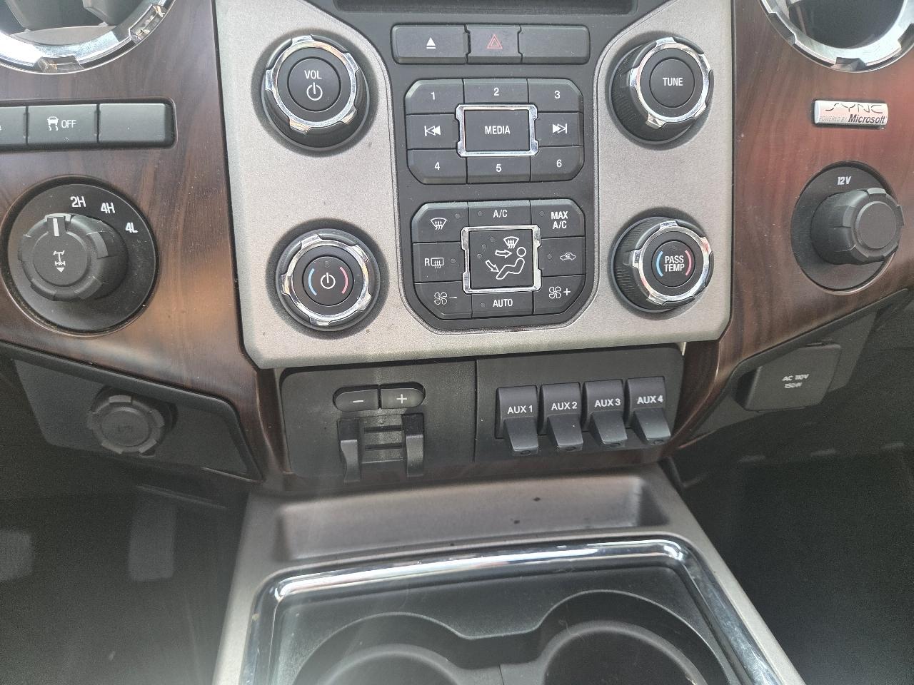 Ford F-250 SD Lariat Crew Cab 4WD 2013