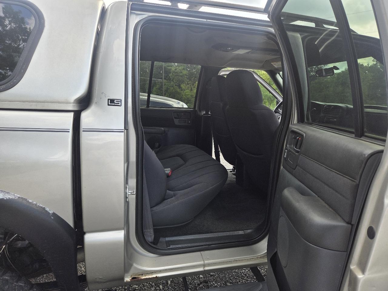Chevrolet S-10 Crew Cab 4WD LS 2004