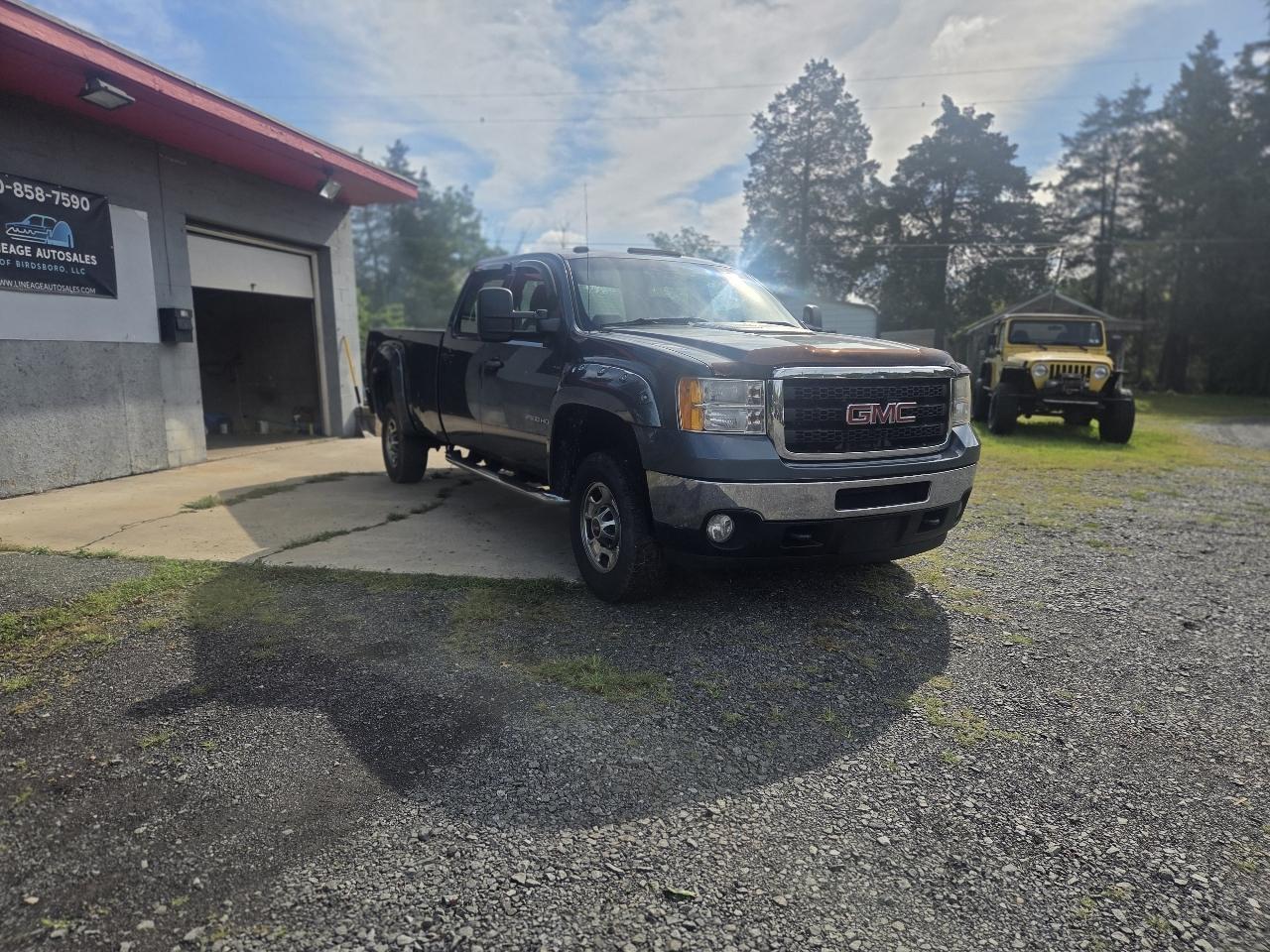 GMC Sierra 2500HD Work Truck Crew Cab 4WD 2011