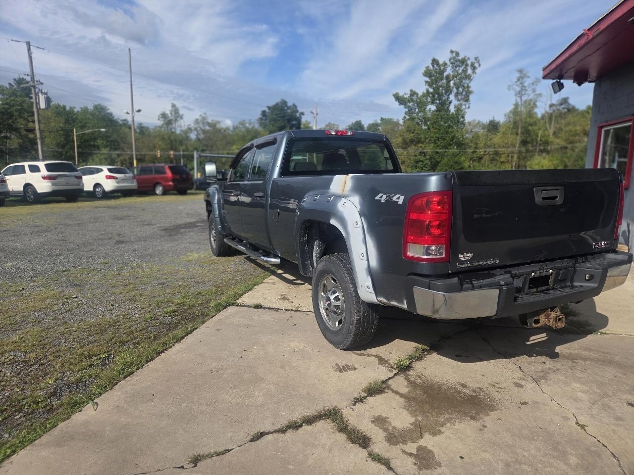 GMC Sierra 2500HD Work Truck Crew Cab 4WD 2011