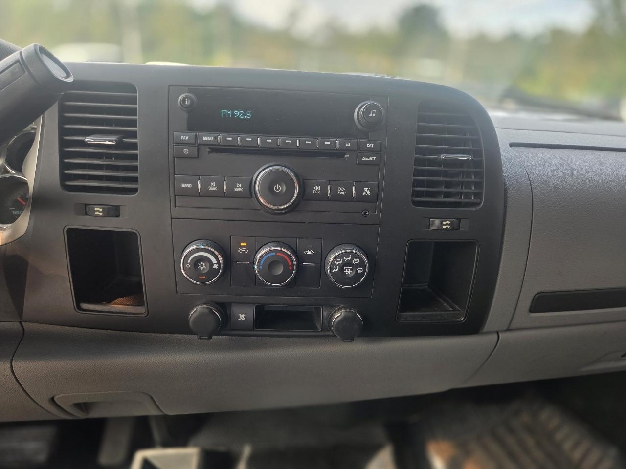 GMC Sierra 2500HD Work Truck Crew Cab 4WD 2011