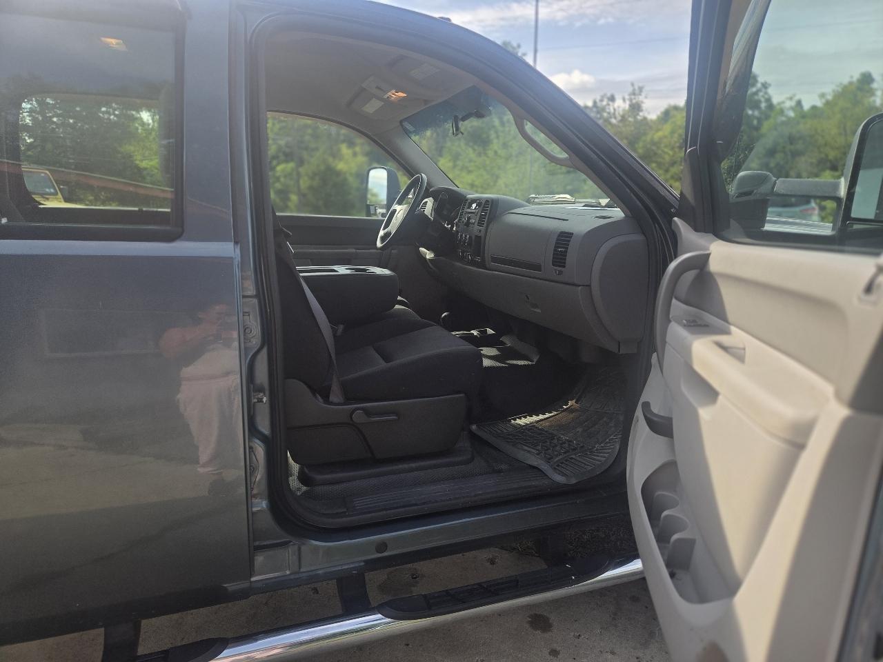 GMC Sierra 2500HD Work Truck Crew Cab 4WD 2011