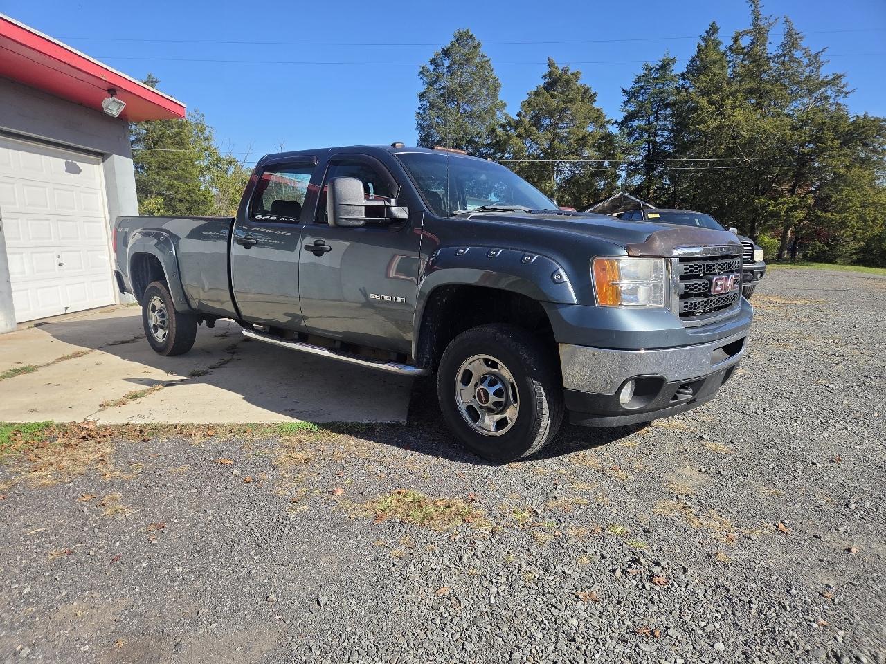 GMC Sierra 2500HD Work Truck Crew Cab 4WD 2011