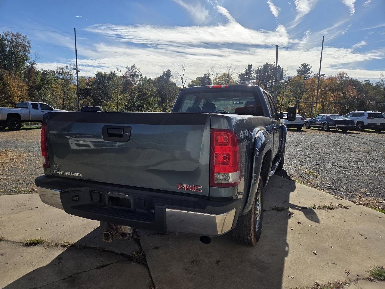 GMC Sierra 2500HD Work Truck Crew Cab 4WD 2011