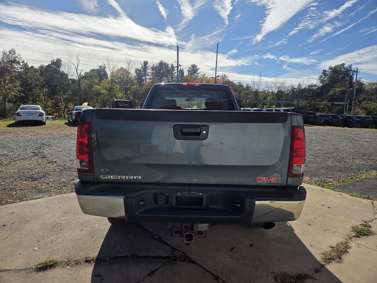 GMC Sierra 2500HD Work Truck Crew Cab 4WD 2011