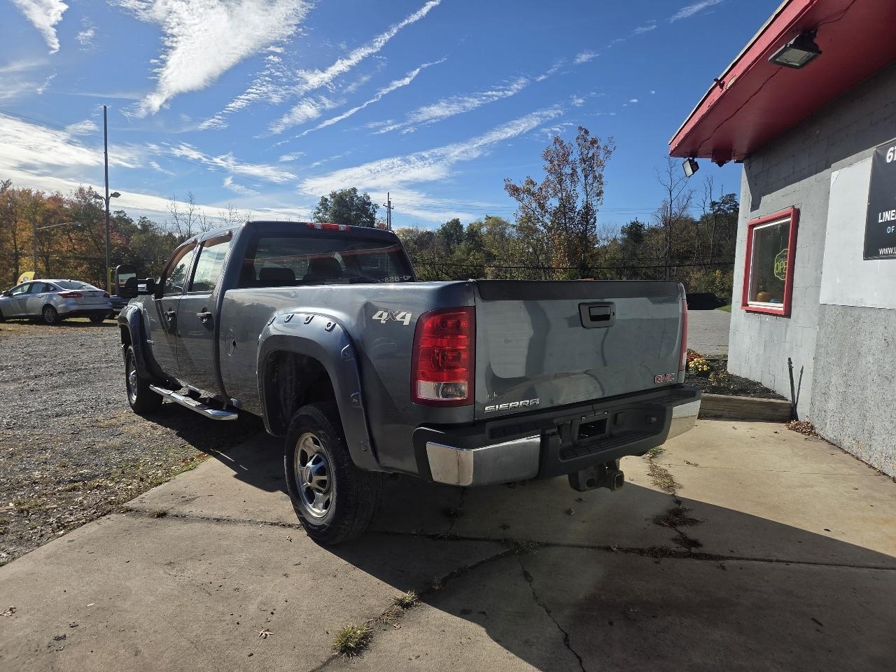 GMC Sierra 2500HD Work Truck Crew Cab 4WD 2011