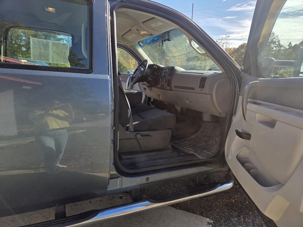 GMC Sierra 2500HD Work Truck Crew Cab 4WD 2011
