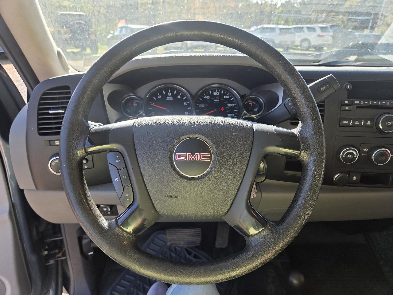 GMC Sierra 2500HD Work Truck Crew Cab 4WD 2011