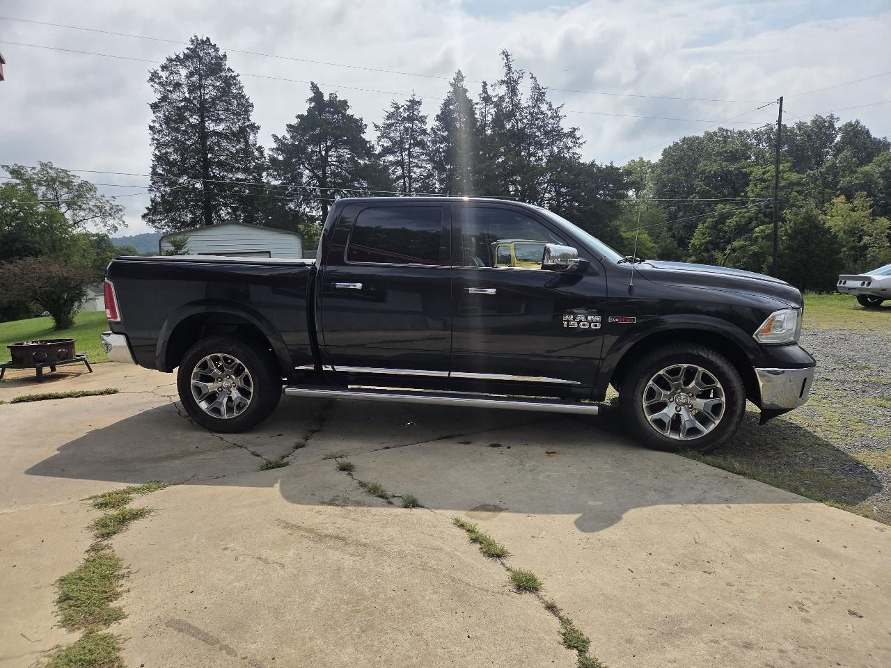 RAM 1500 Longhorn Crew Cab SWB 4WD 2017
