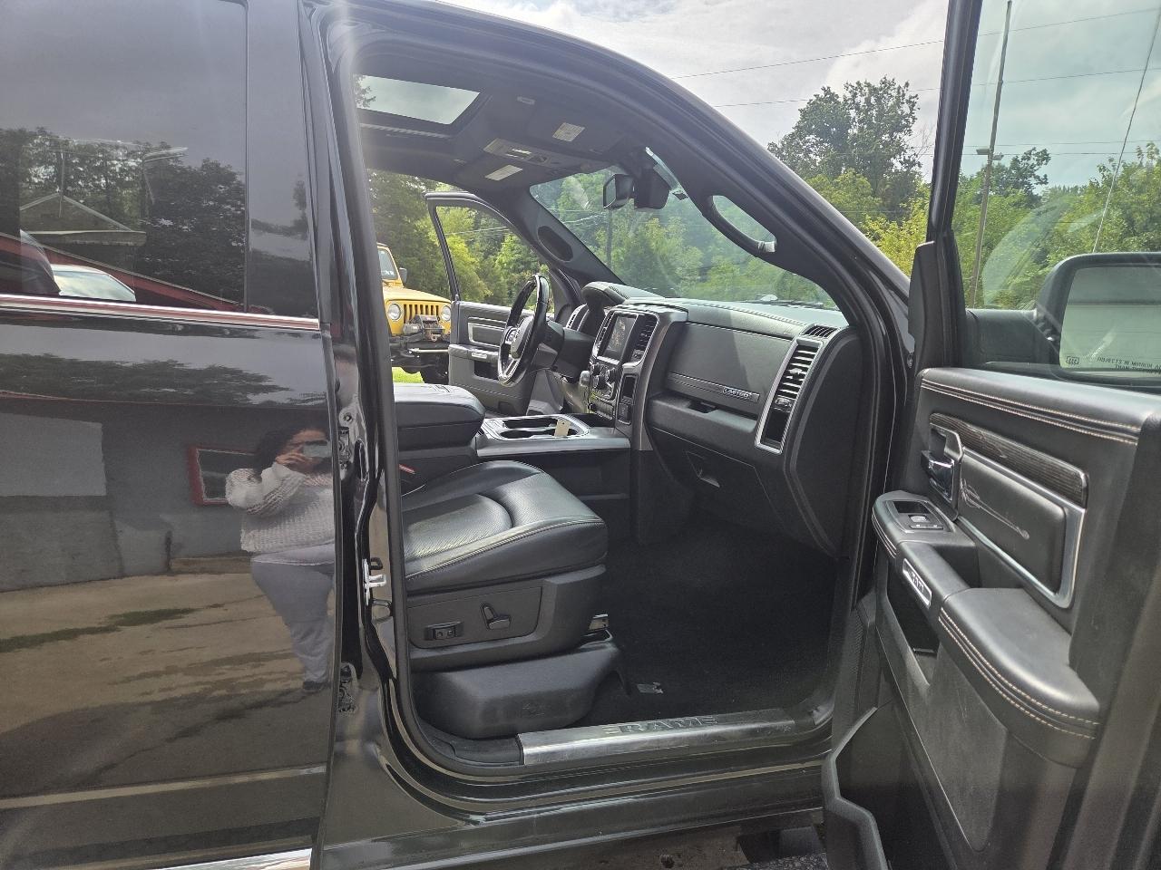 RAM 1500 Longhorn Crew Cab SWB 4WD 2017