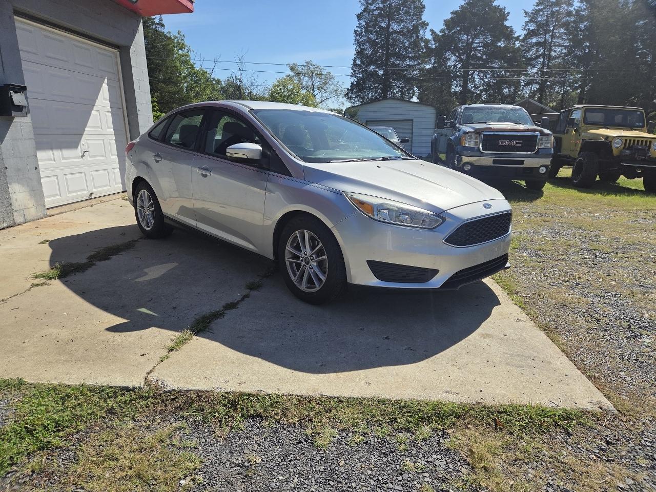 Ford Focus SE Sedan 2017