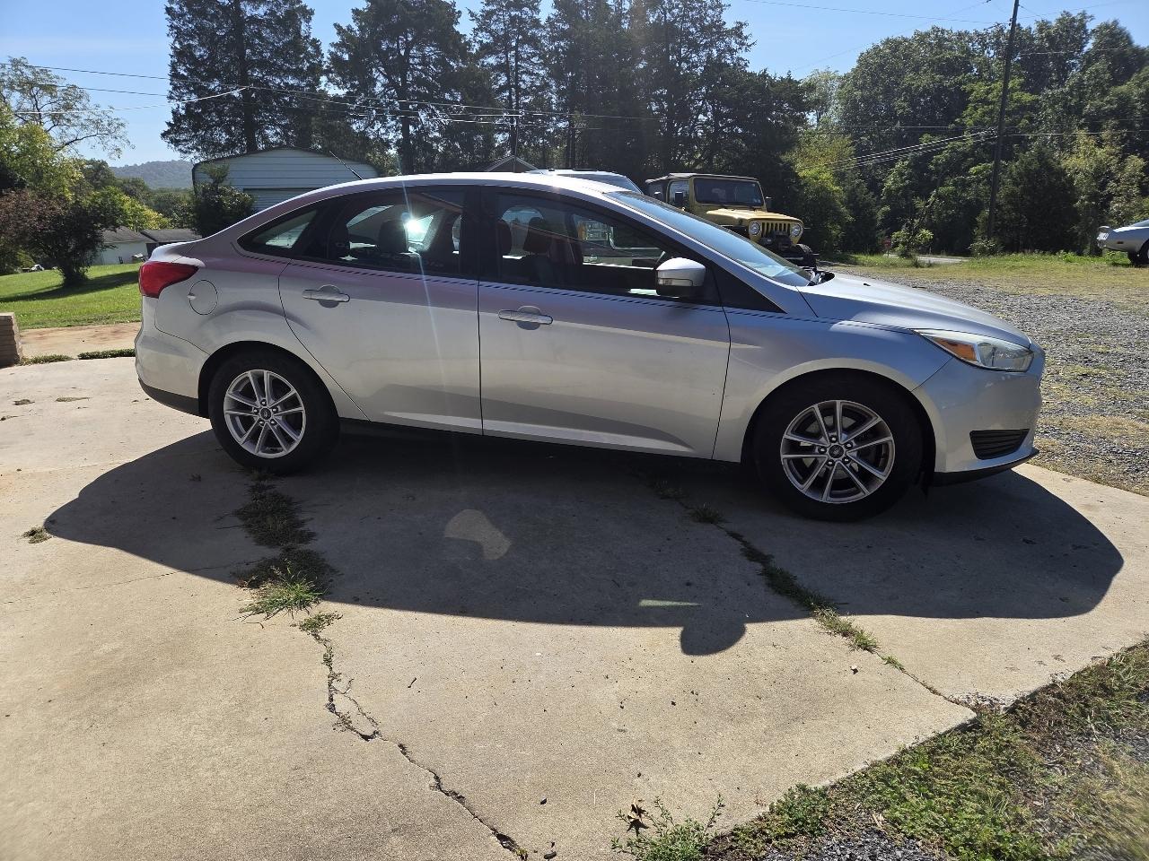 Ford Focus SE Sedan 2017