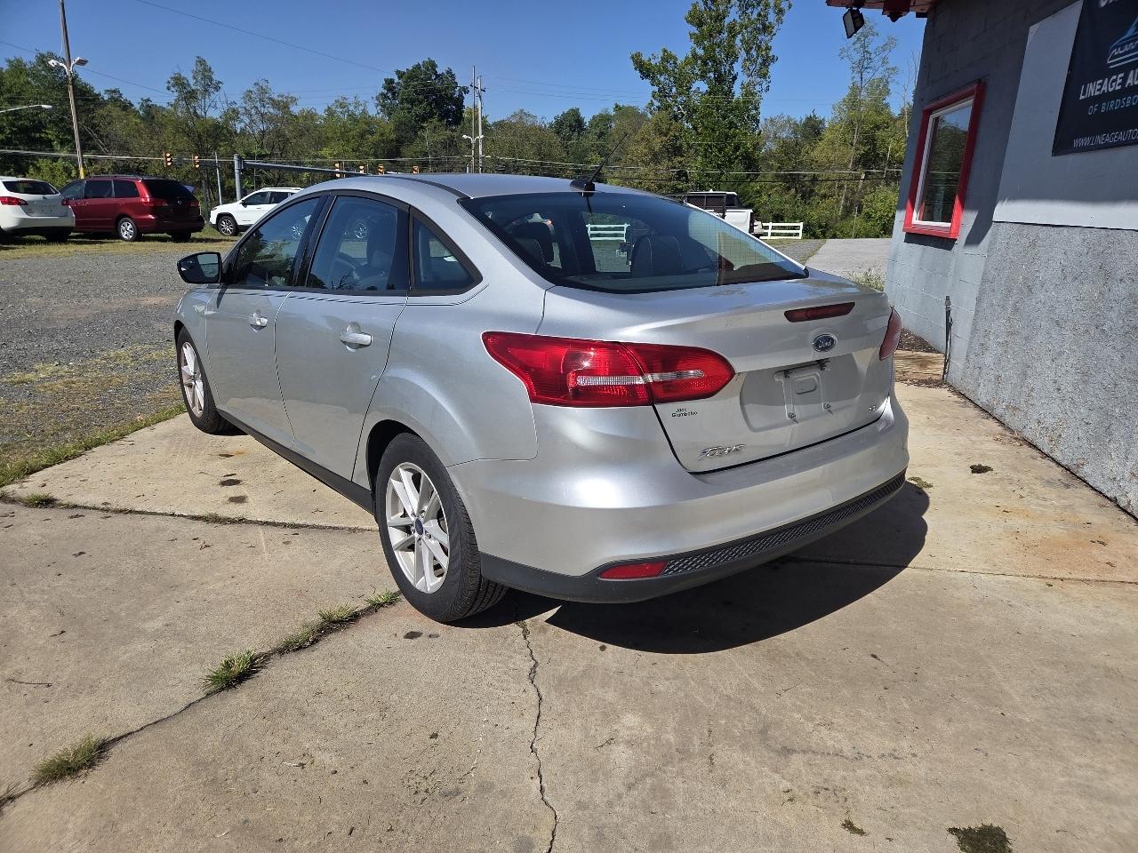 Ford Focus SE Sedan 2017