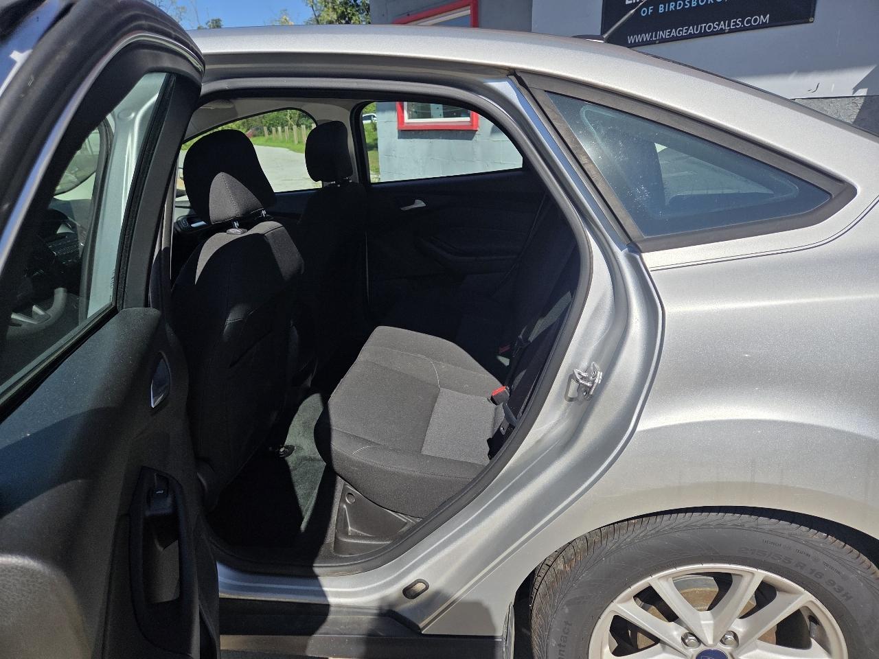 Ford Focus SE Sedan 2017