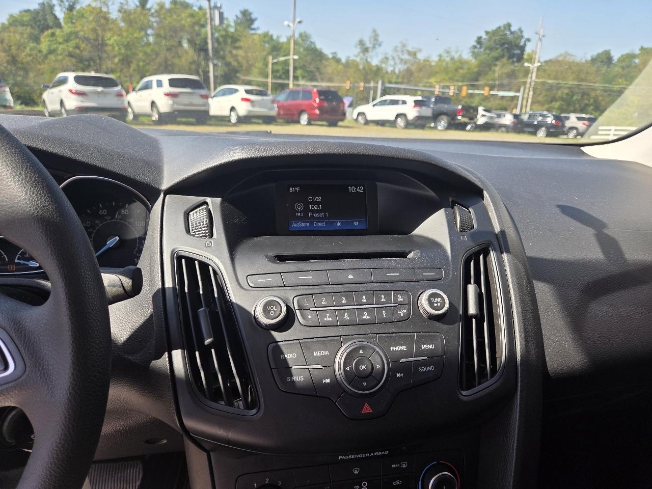 Ford Focus SE Sedan 2017