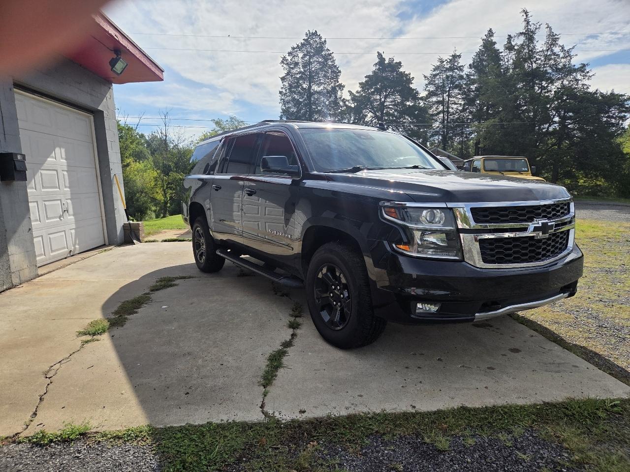 Chevrolet Suburban LT 4WD 2018