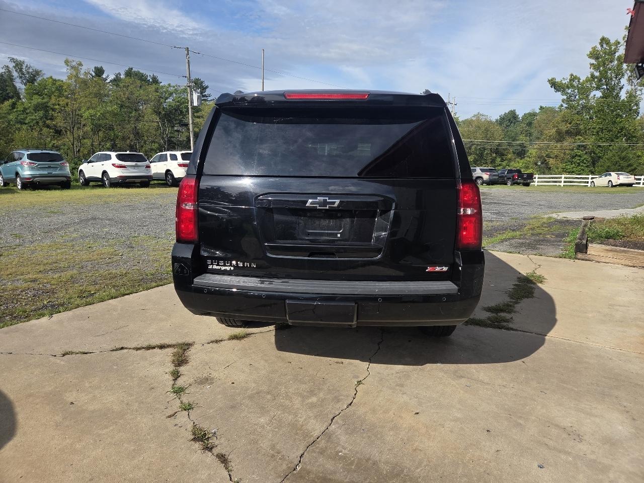 Chevrolet Suburban LT 4WD 2018