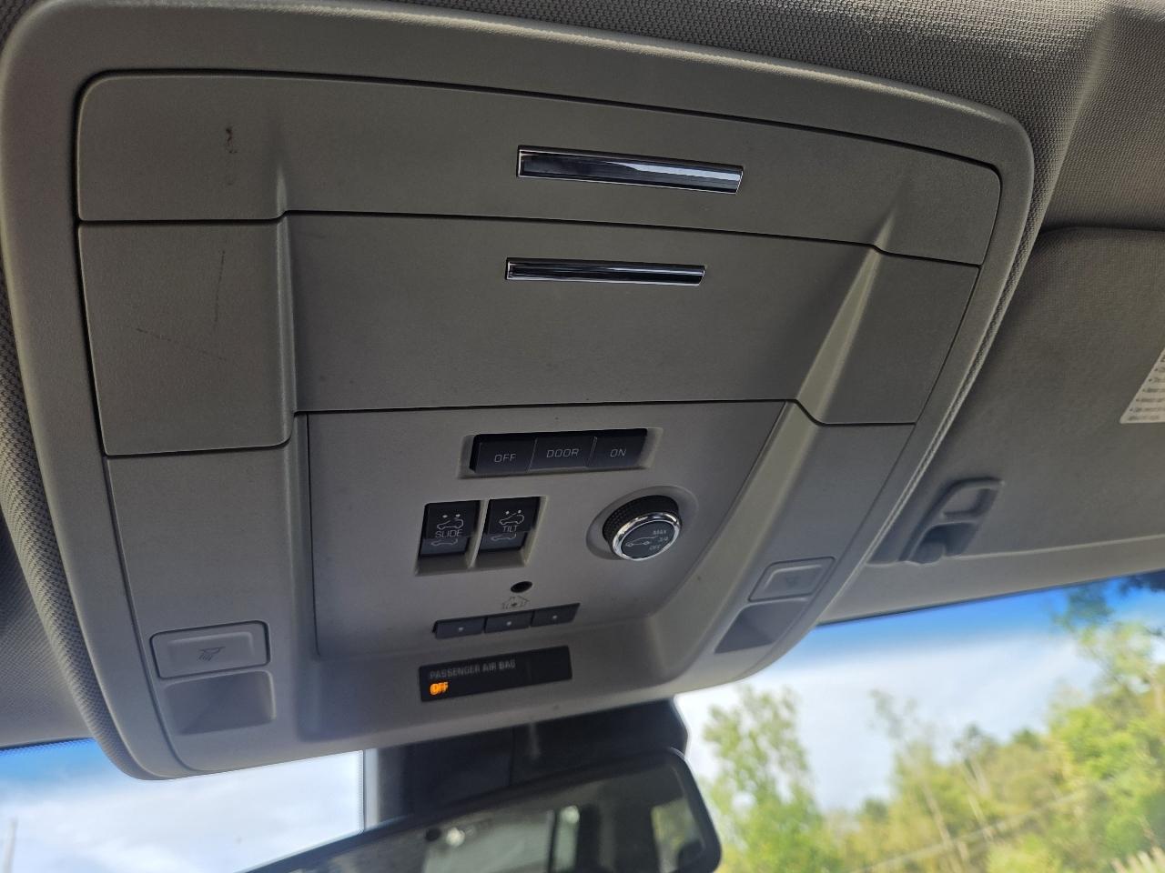 Chevrolet Suburban LT 4WD 2018