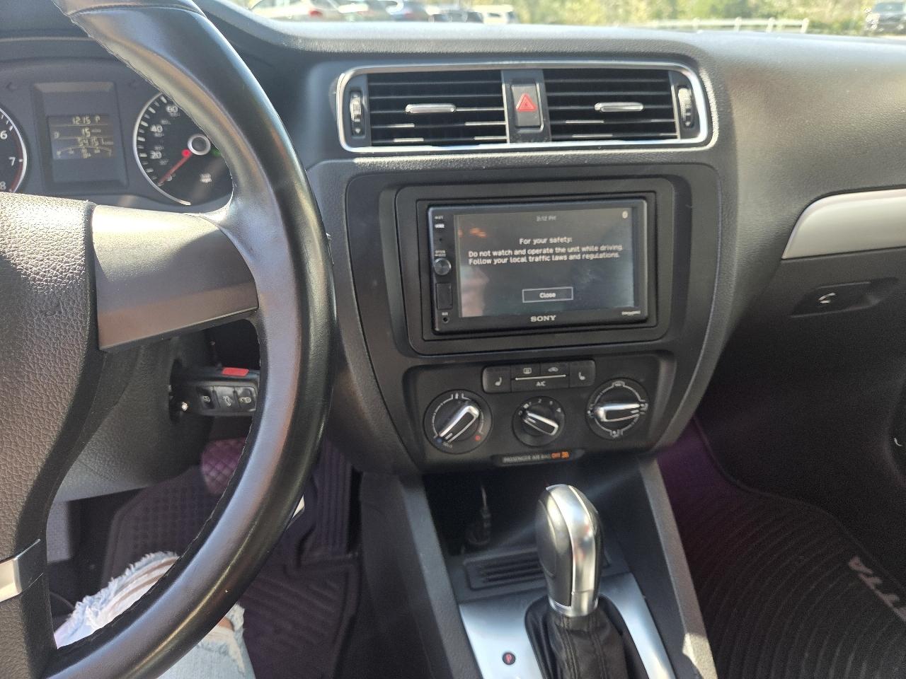 Volkswagen Jetta SE 2014