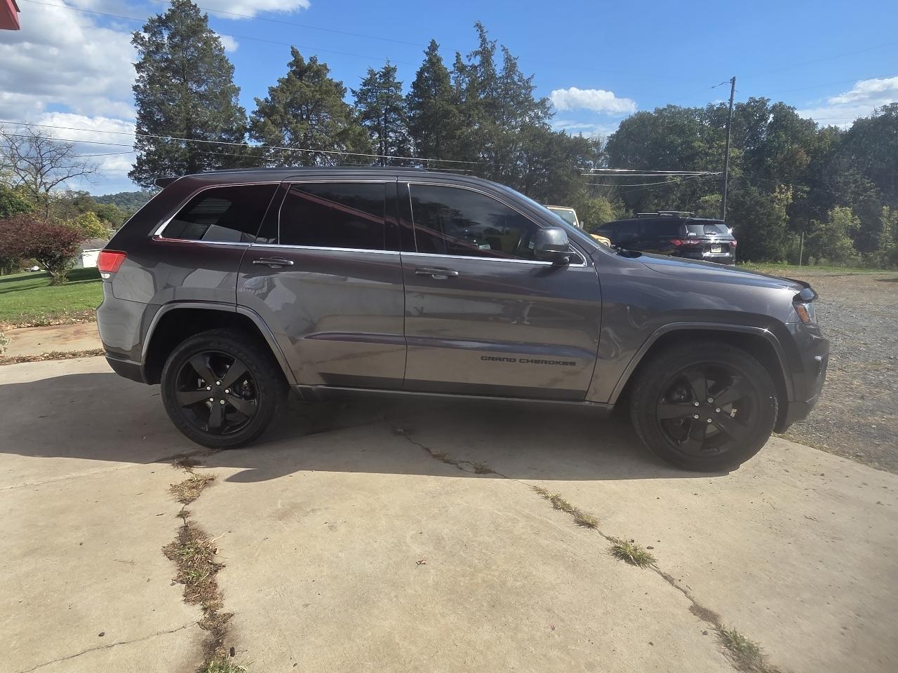 Jeep Grand Cherokee Laredo 4WD 2015