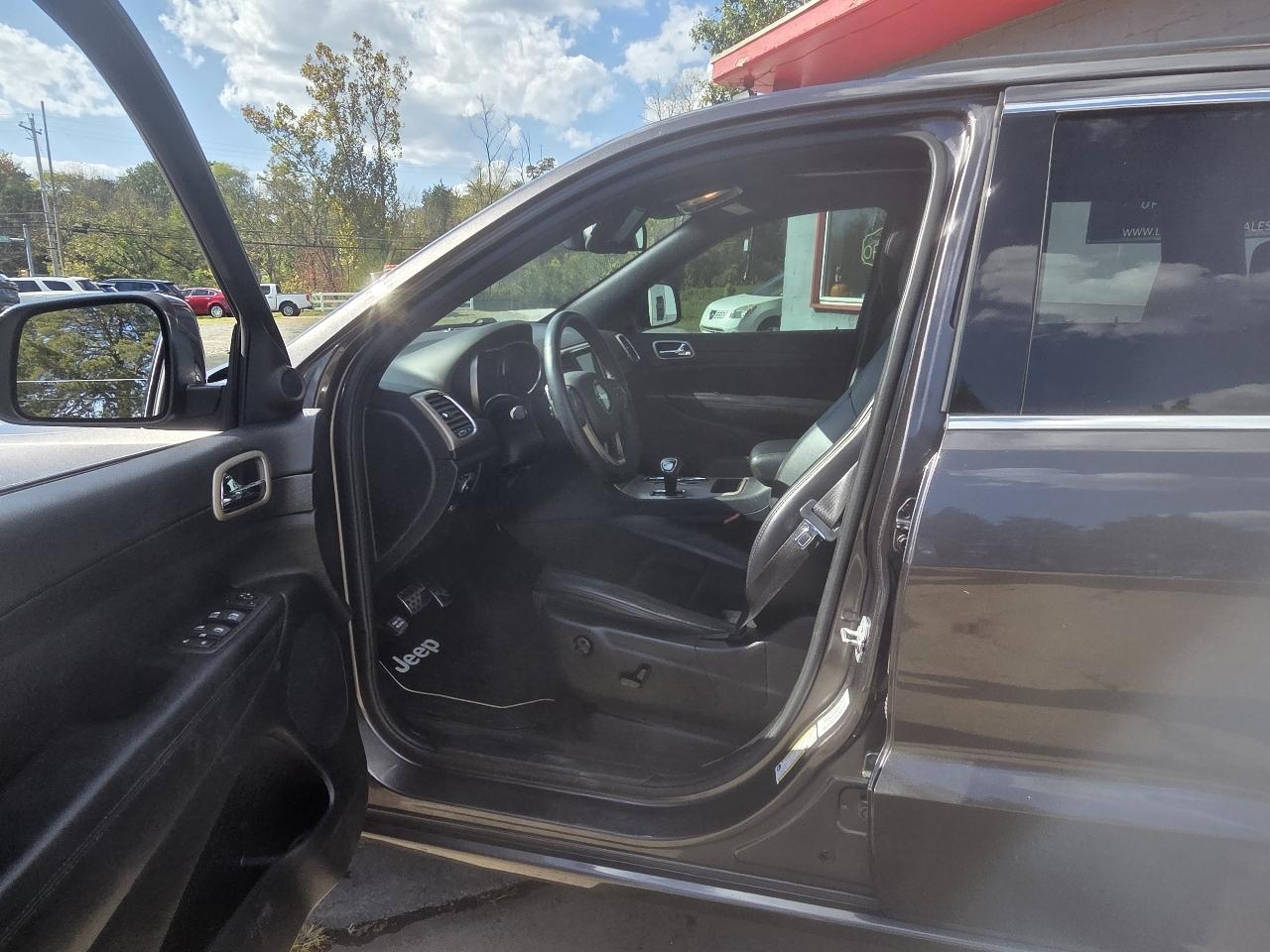 Jeep Grand Cherokee Laredo 4WD 2015