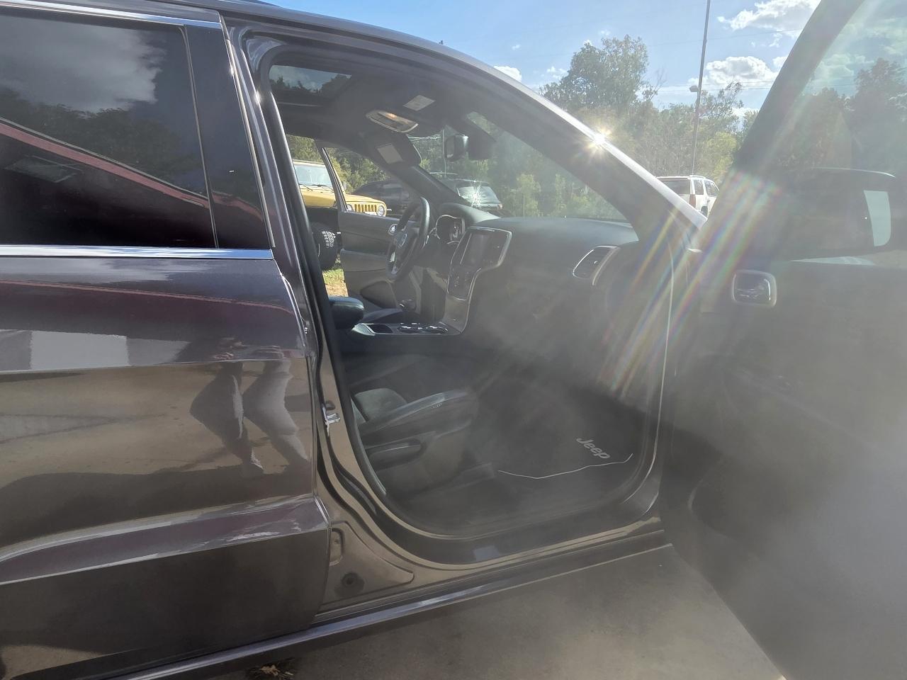 Jeep Grand Cherokee Laredo 4WD 2015