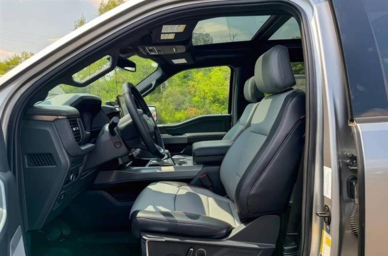 Ford F-150 Lightning Lariat 2024