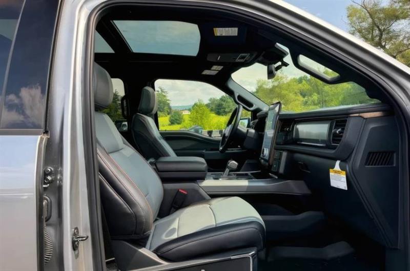 Ford F-150 Lightning Lariat 2024