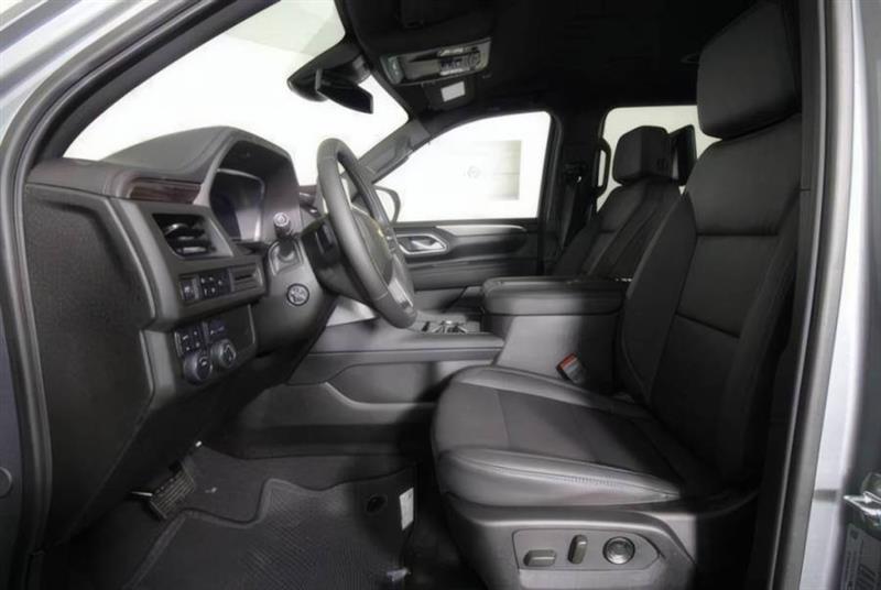 Chevrolet Suburban LT 4WD 2024