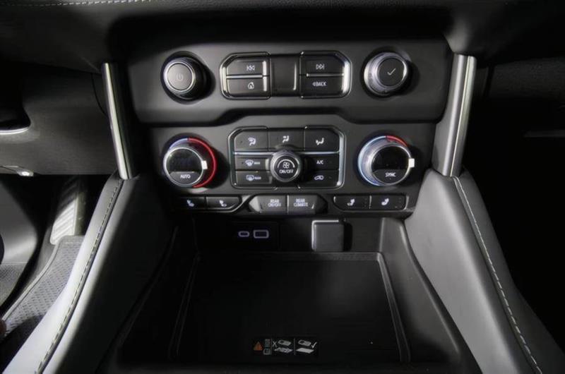 Chevrolet Suburban LT 4WD 2024